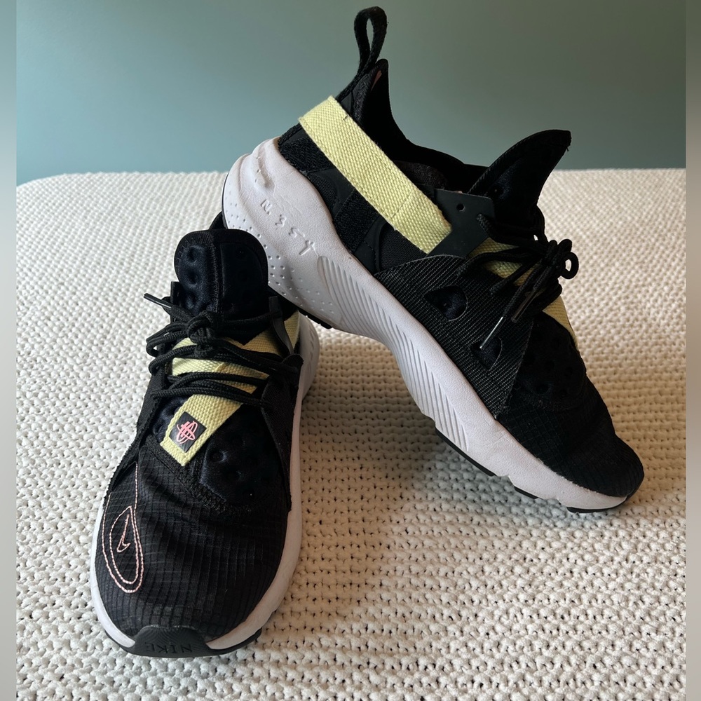 Nike Black and Yellow Huarache